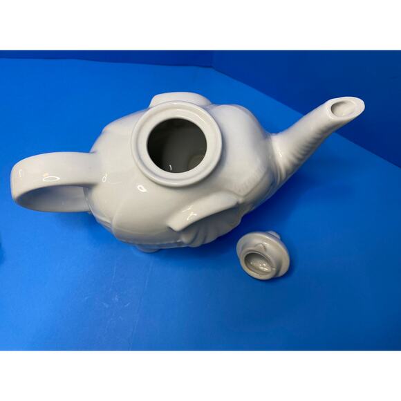 White Porcelain Elephant Teapot, Cordon Bleu, Collectible, Good Luck Decor - Picture 7 of 8